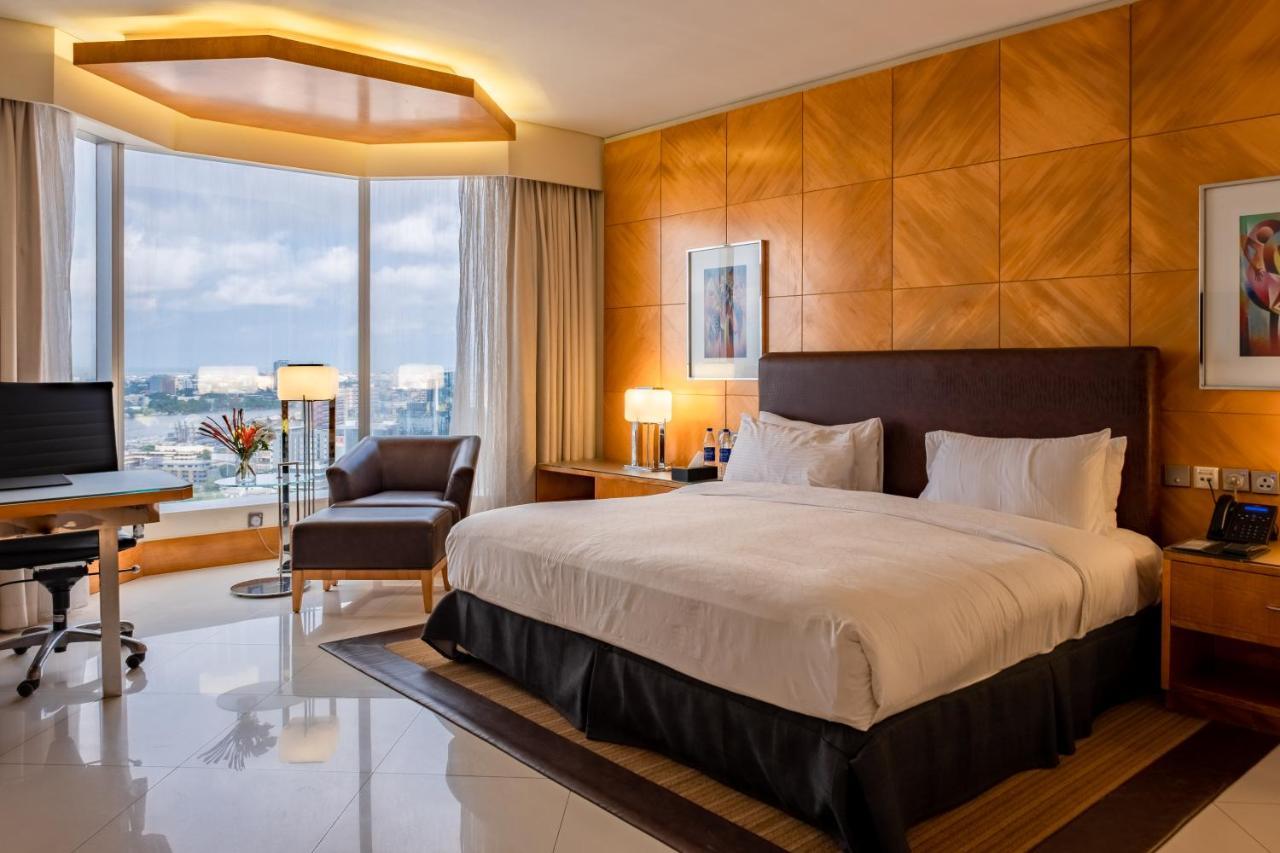 Lagos Continental Hotel Exterior foto A bedroom at the hotel